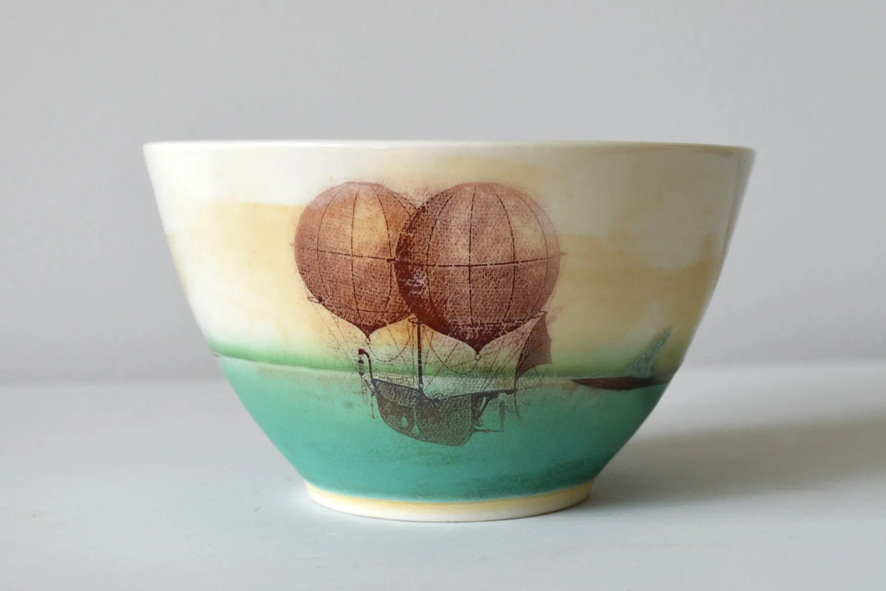 08-H Hot Air Balloon Boat Small Bowl