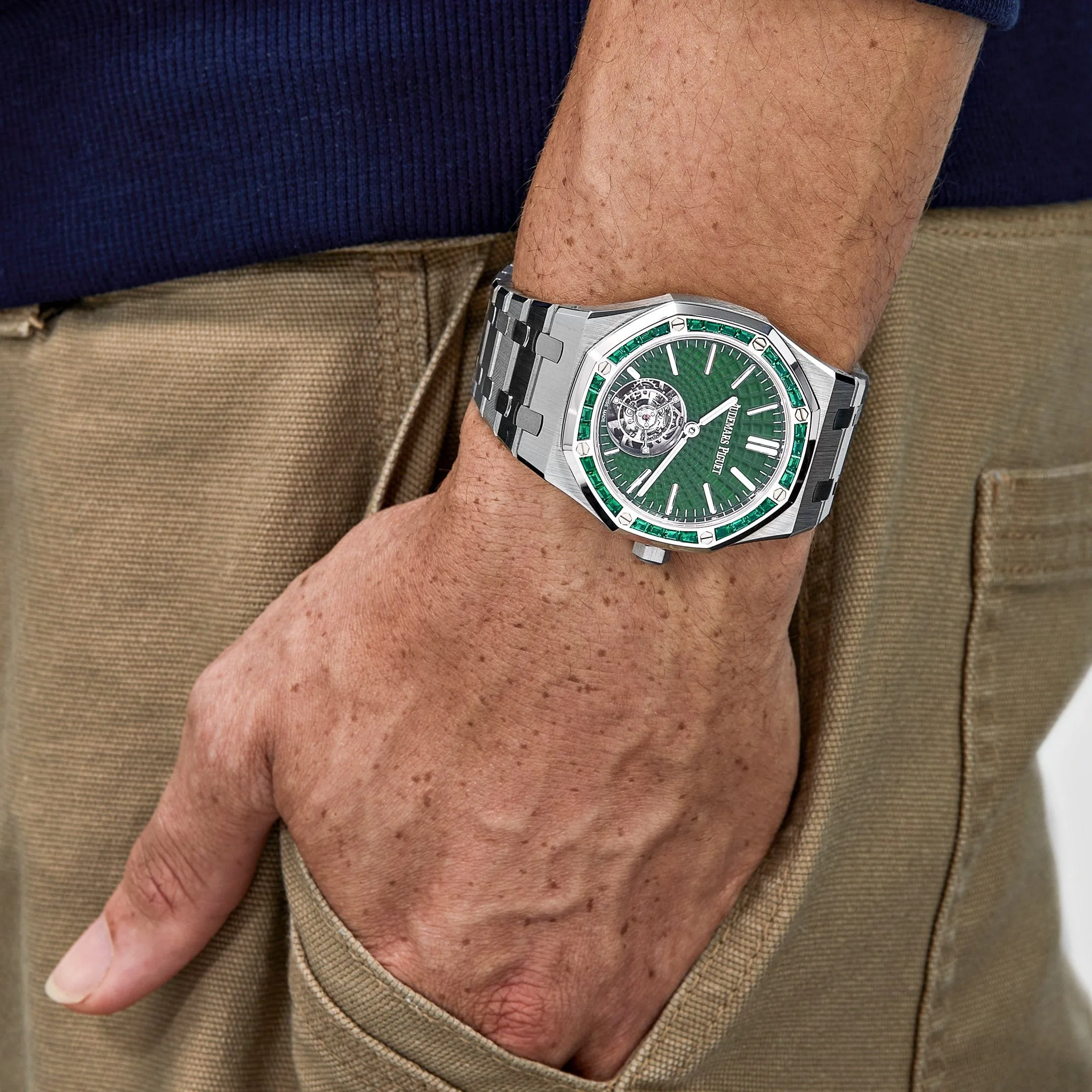 A&P Luxury Watches Royal Oak 26532IC.EE.1220TI.01 Selfwinding Flying Tourbillon Titanium White Gold Emerald Bezel Limited Edition (2024)
