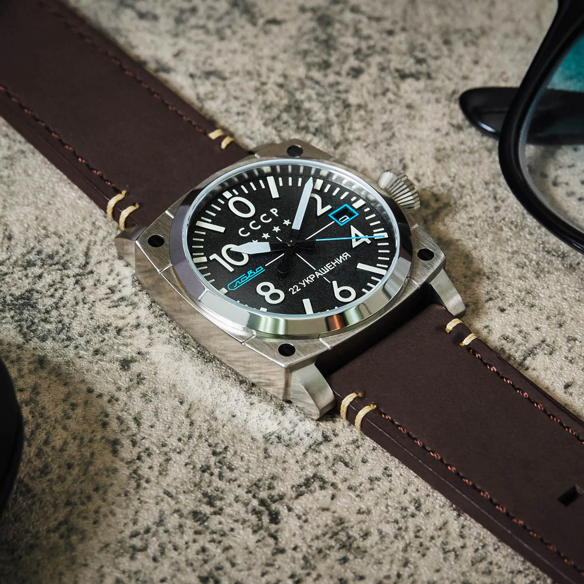 Black / Brown