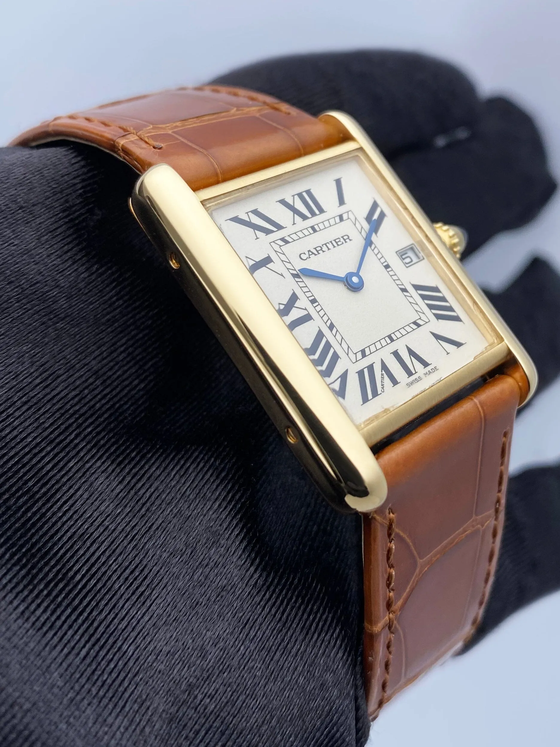 Cartier Tank Louis W1529756 18K Yellow Gold Mens Watch