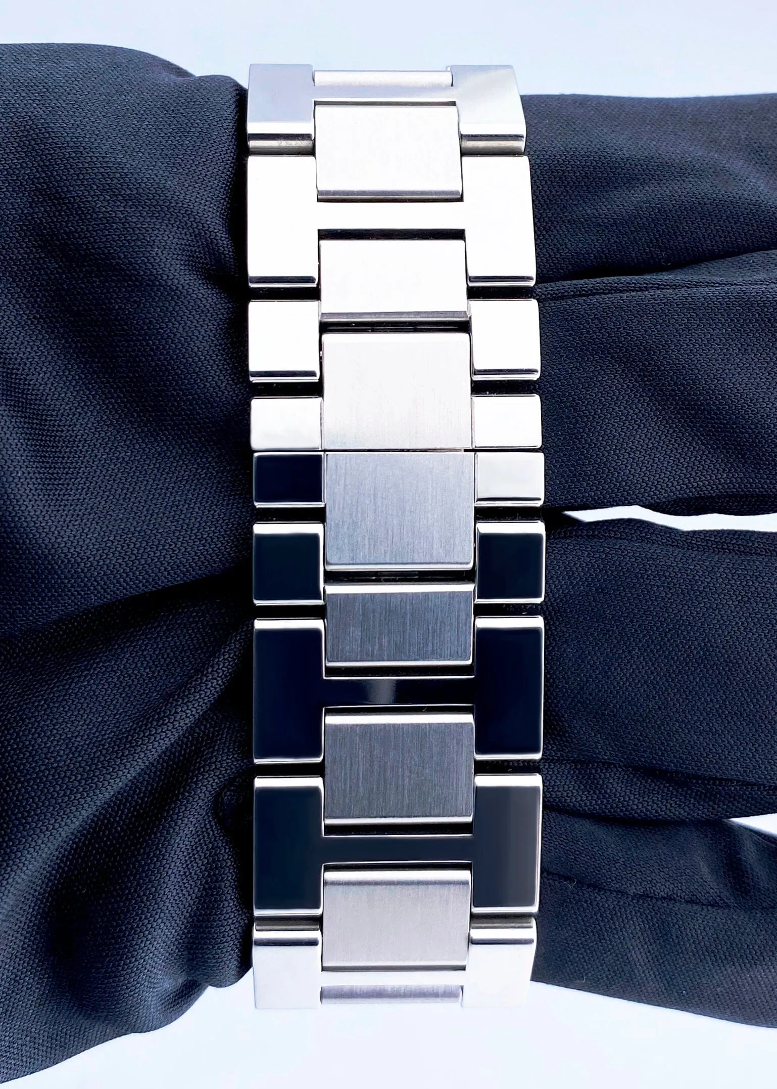 Cartier Tank Solo XL W5200028 Stainless Steel Mens Watch With Papers