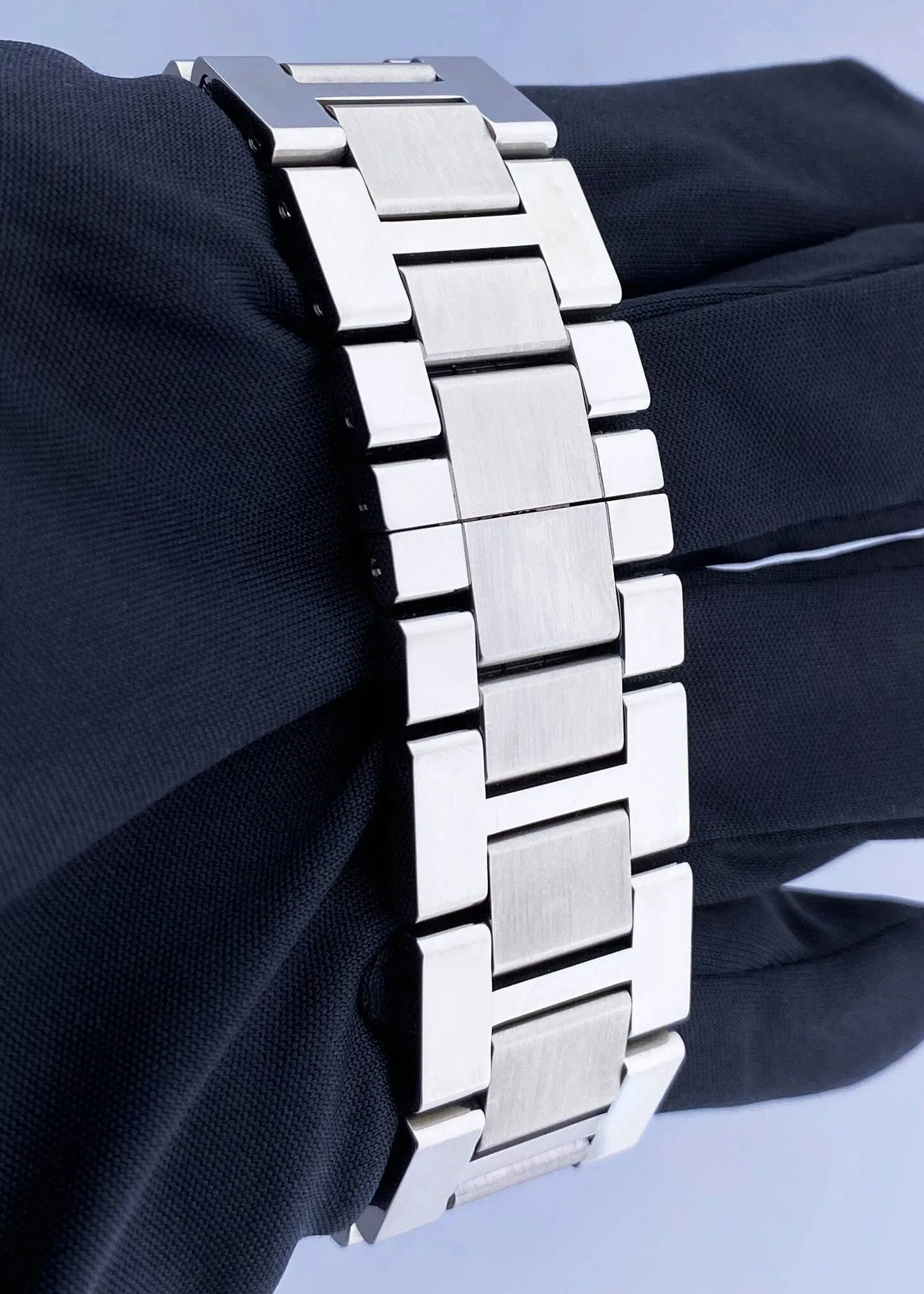 Cartier Tank Solo XL W5200028 Stainless Steel Mens Watch With Papers