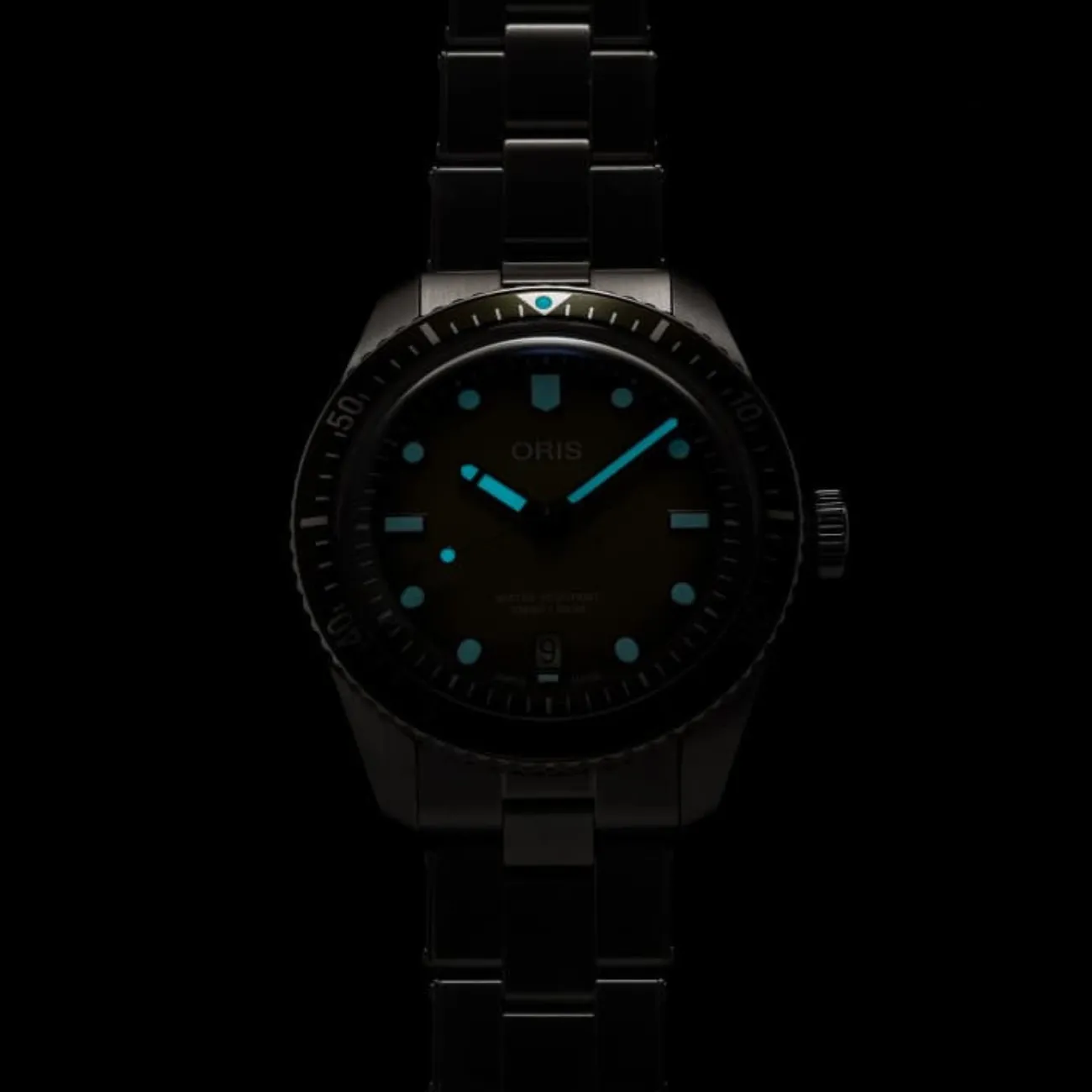 DIVERS SIXTY-FIVE DATE - GREEN