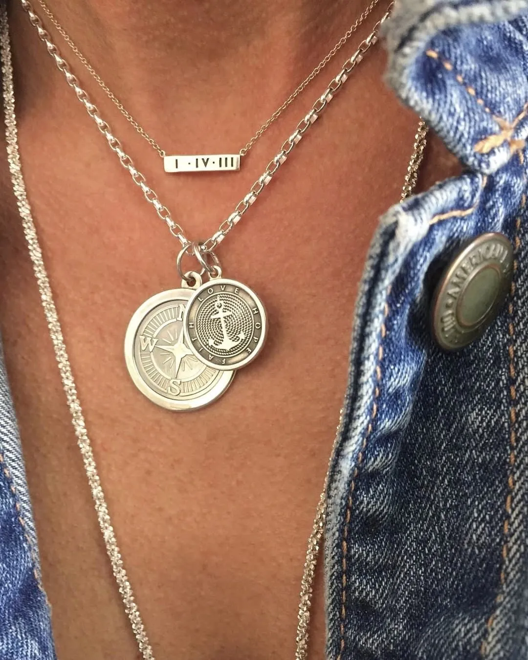 LOLA Compass Rose Pendant - Alpine White