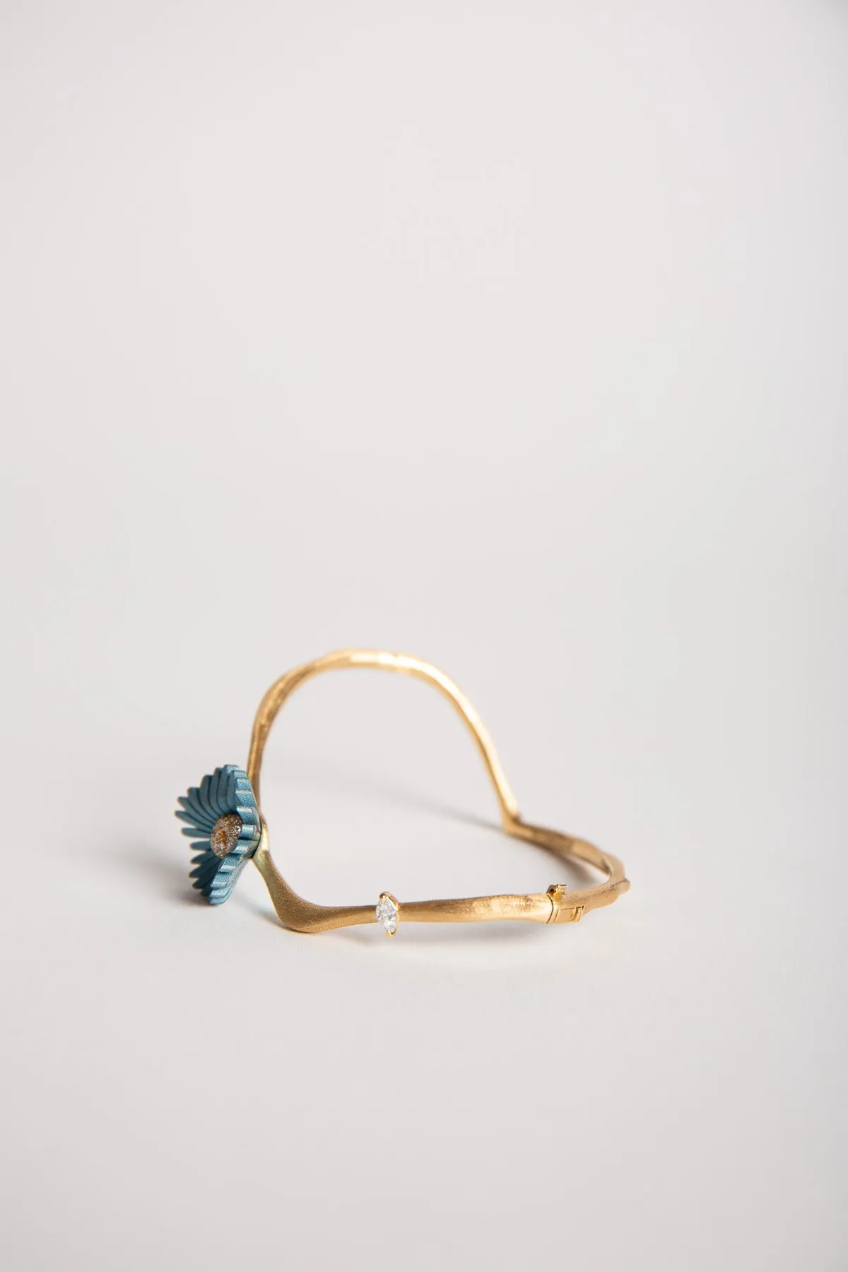 MIKE JOSEPH | 18K YELLOW GOLD PETALI BRACELET