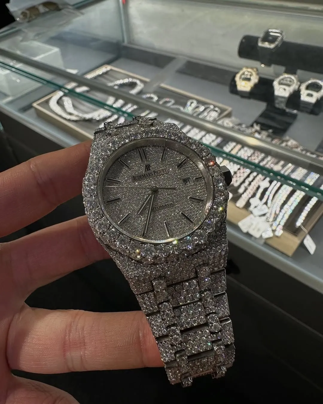 MOISSANITE AP WATCH | AUDEMARS PIGUET ROYALOAK BUSTDOWN W 254