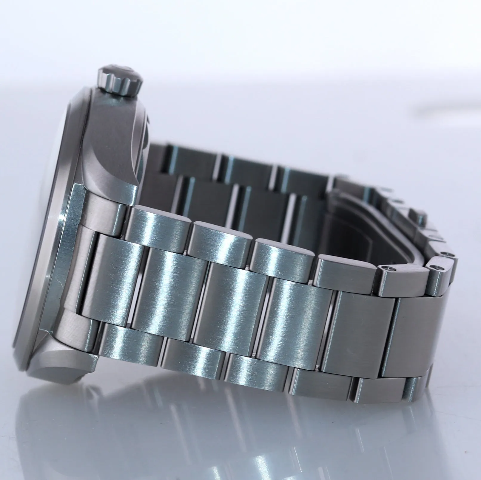 Omega Railmaster Stainless Steel 40mm Automatic Black Watch 220.10.40.20.01.001