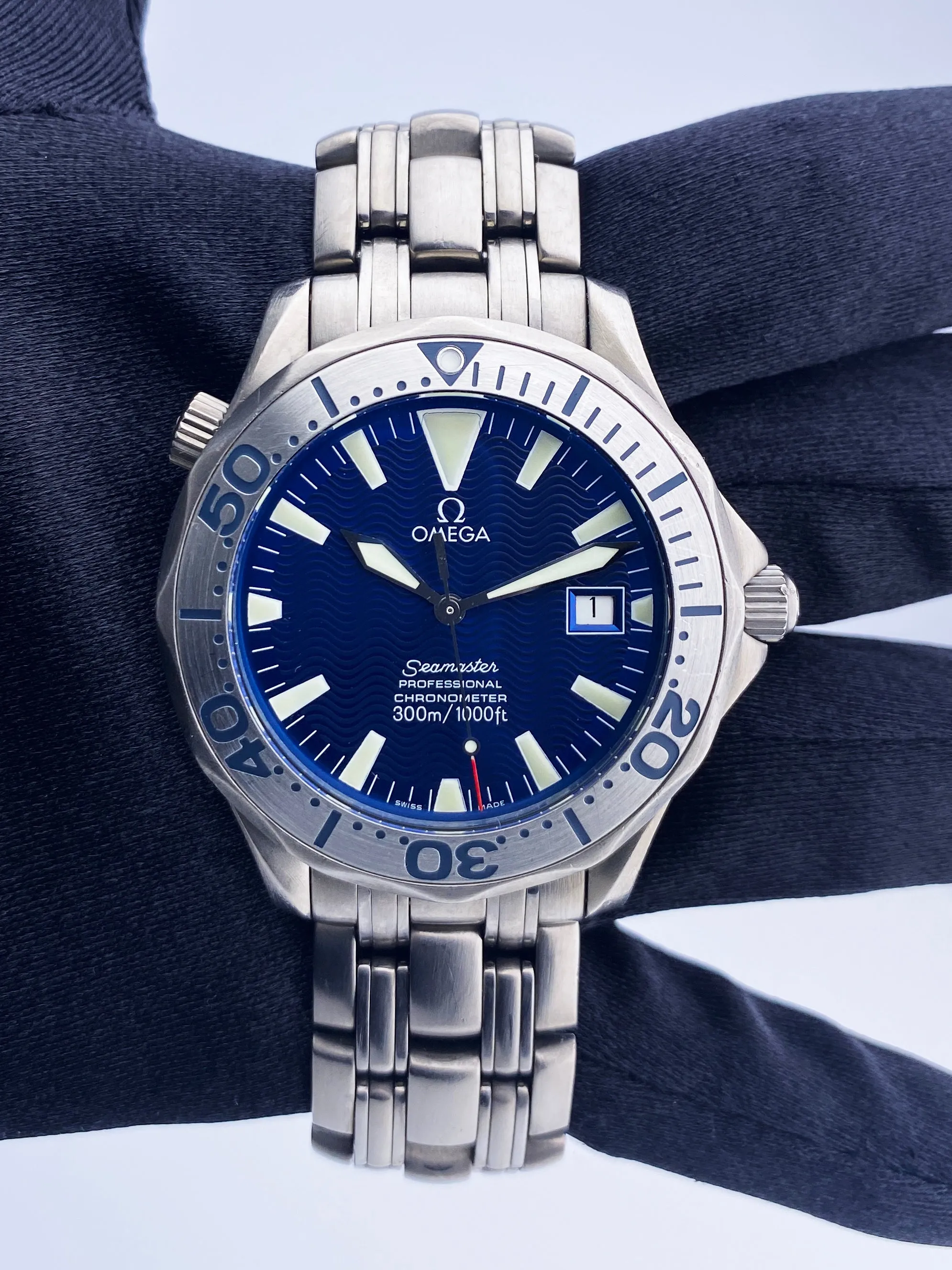 Omega Seamaster 2231.80.00 300M Chronometer Blue Dial Titanium Mens Watch
