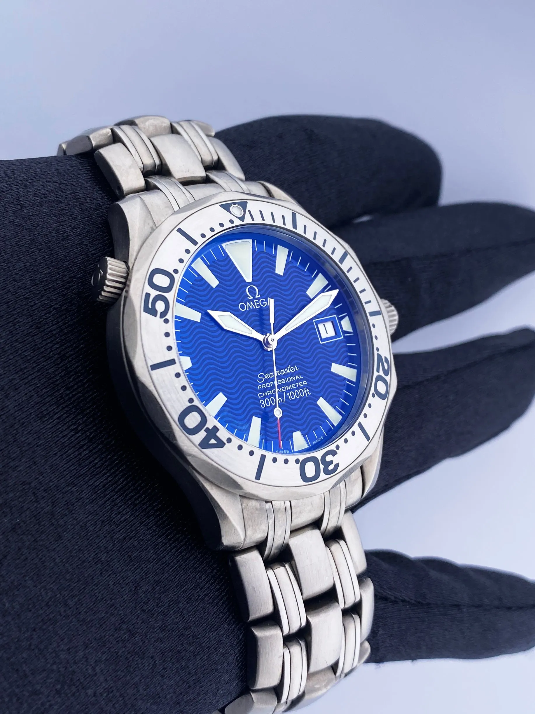 Omega Seamaster 2231.80.00 300M Chronometer Blue Dial Titanium Mens Watch