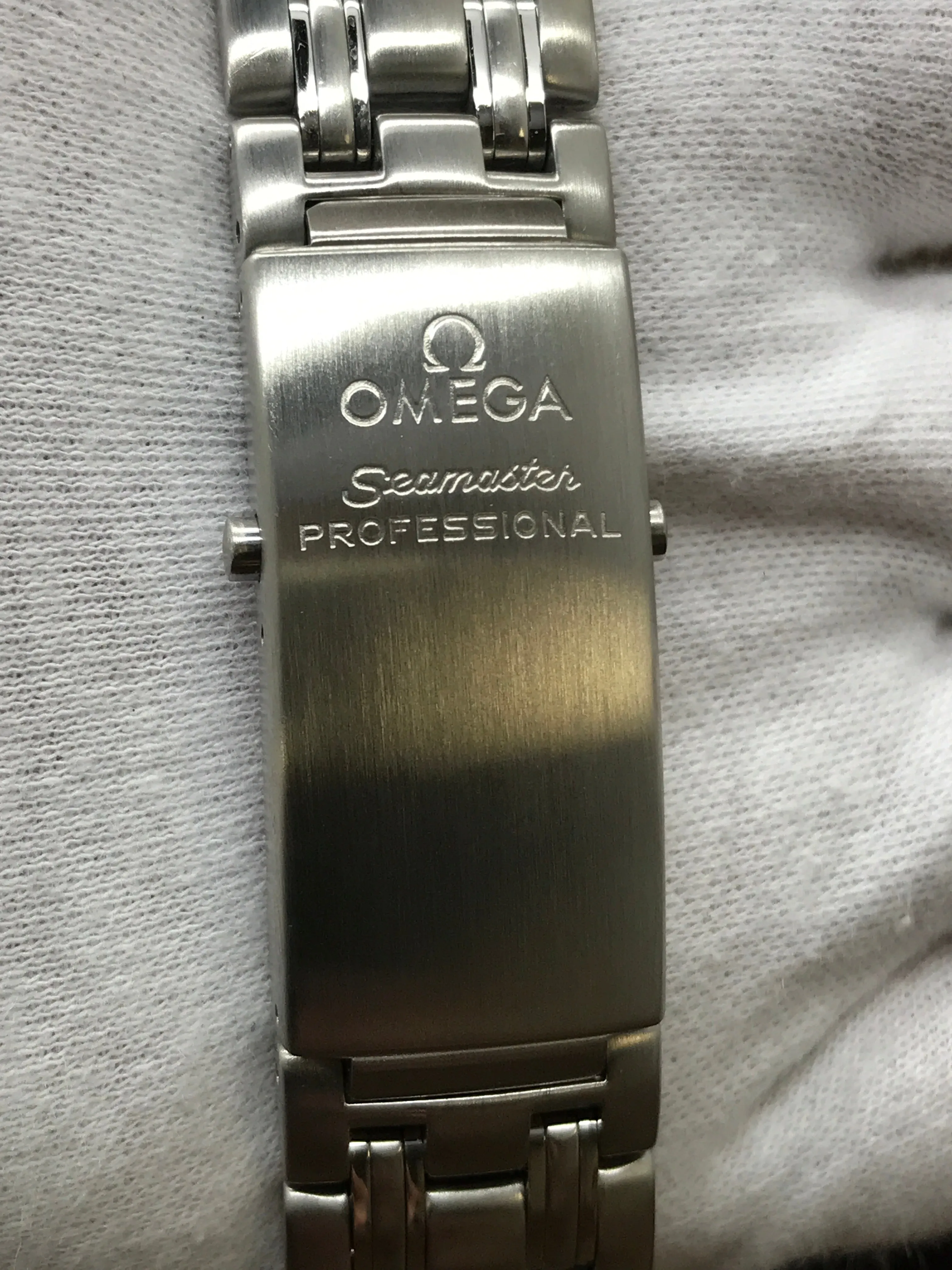 Omega Seamaster 2562.80.00 Blue Wave Dial Quartz Men's Watch