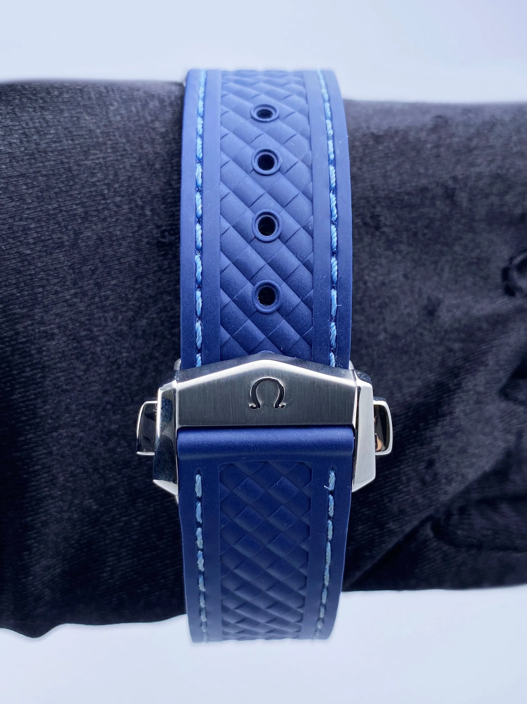 Omega Seamaster Aqua Terra GMT Worldtimer 220.12.43.22.03.001 Watch Box Papers