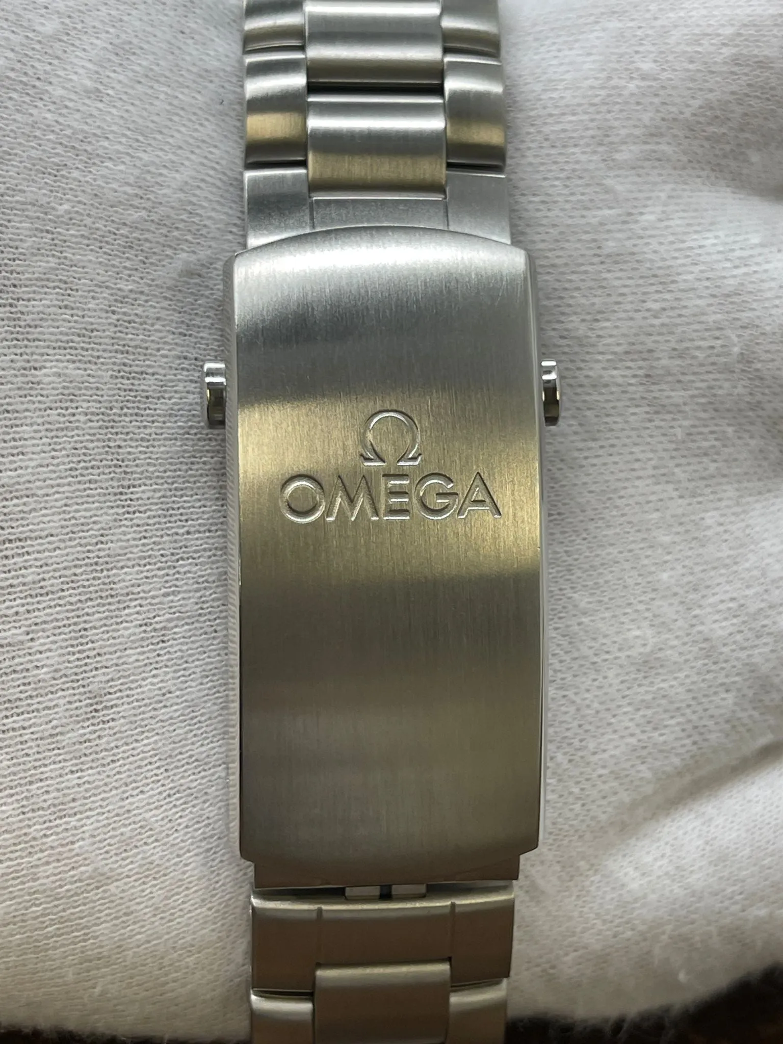 Omega SEAMASTER PLANET OCEAN 600M 215.30.44.21.04.001  White Dial Automatic Men's Watch