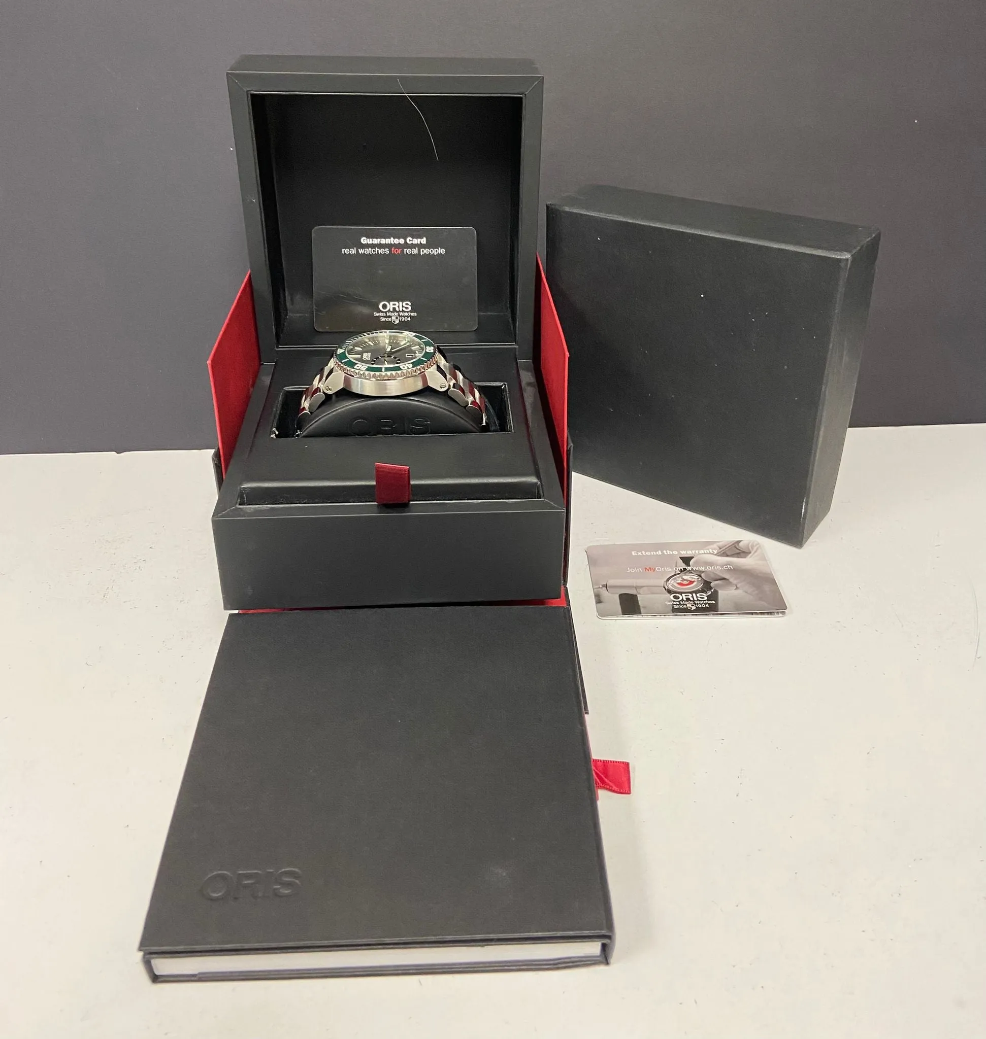 Oris Aquis Date Green Bezel 01 743 7673 4137 Grey Dial Automatic Men's Watch