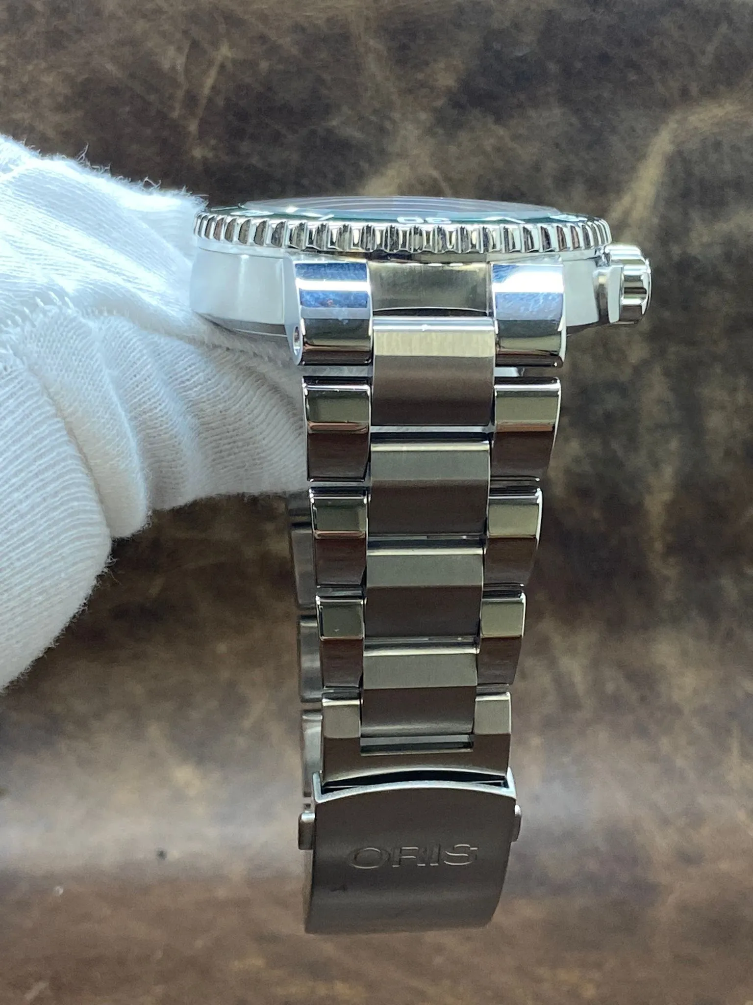 Oris Aquis Date Green Bezel 01 743 7673 4137 Grey Dial Automatic Men's Watch