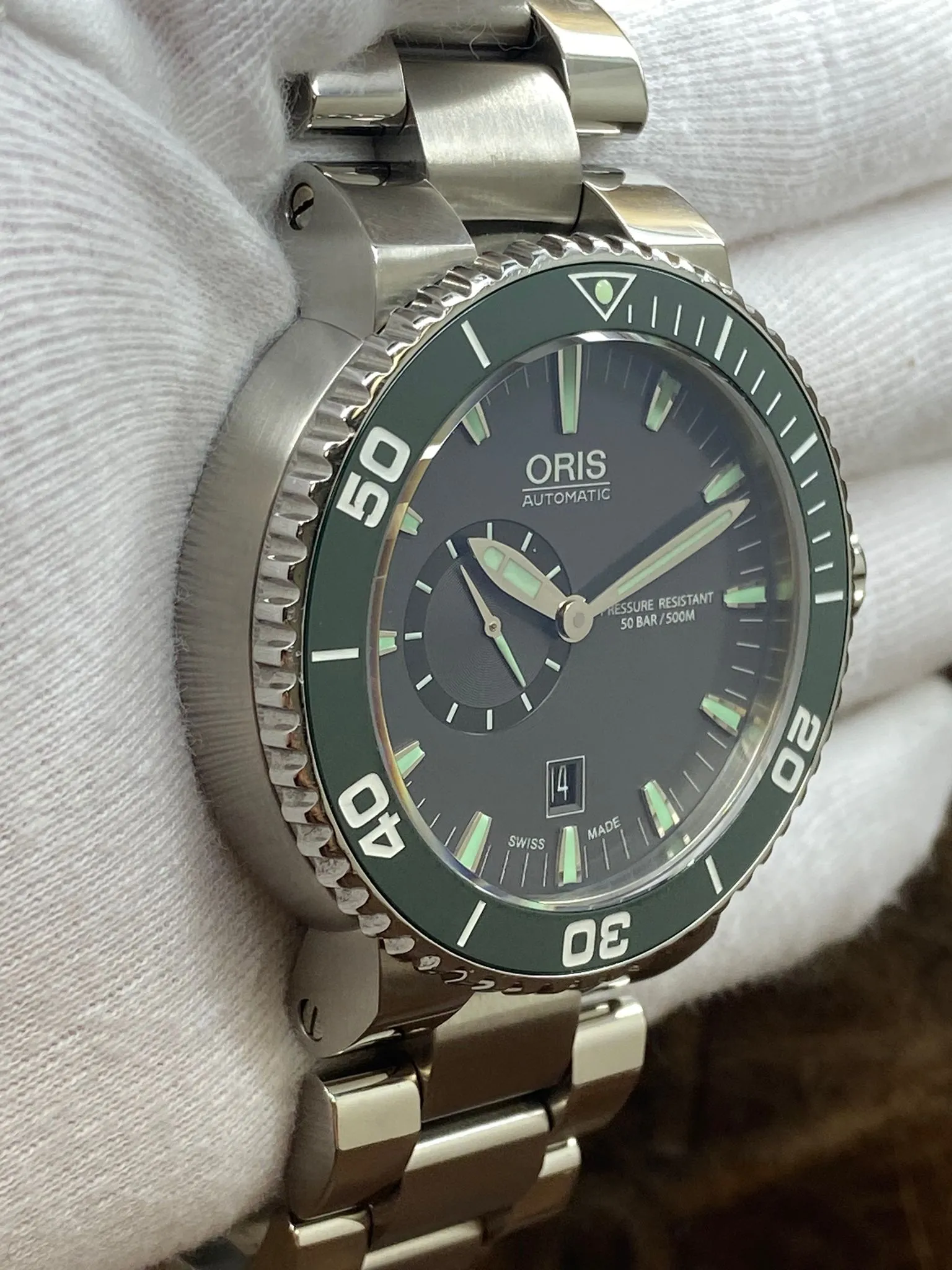 Oris Aquis Date Green Bezel 01 743 7673 4137 Grey Dial Automatic Men's Watch