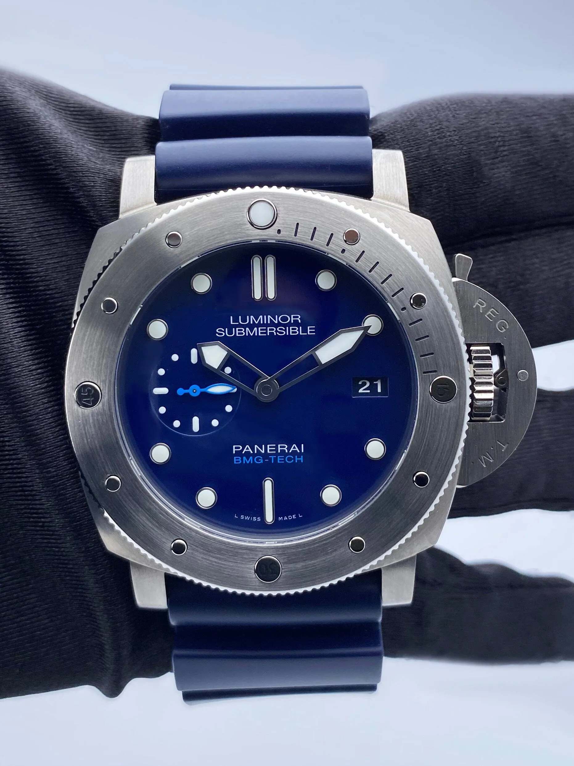Panerai Submarsible Bmg-Tech PAM00692 Mens Watch Box Papers