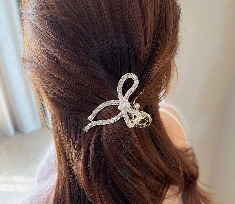 Pearl Bow Claw Clip