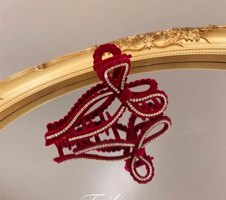 Pearl Bowknot Claw Clip