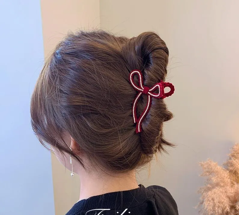 Pearl Bowknot Claw Clip