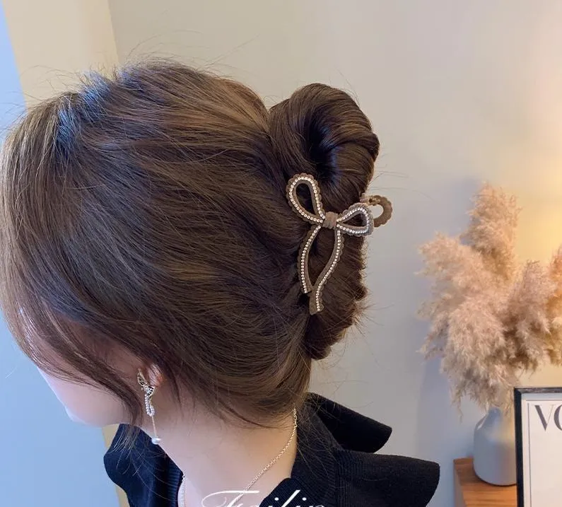 Pearl Bowknot Claw Clip