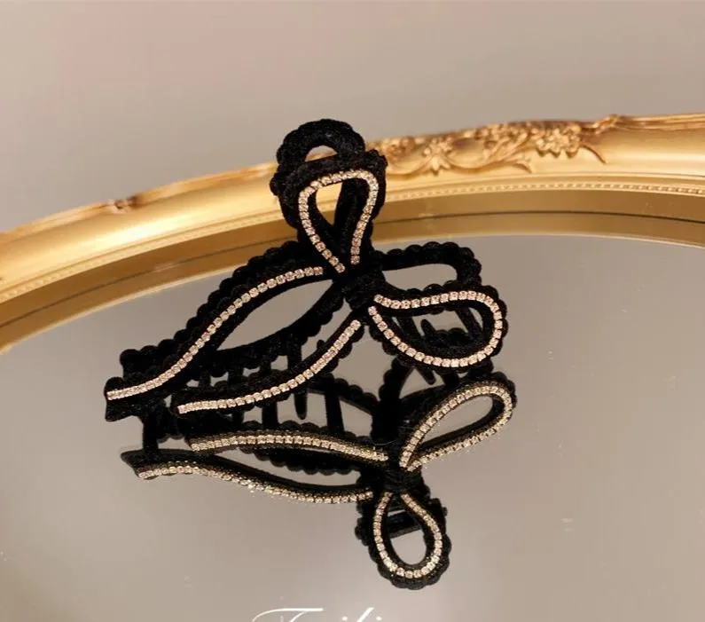 Pearl Bowknot Claw Clip