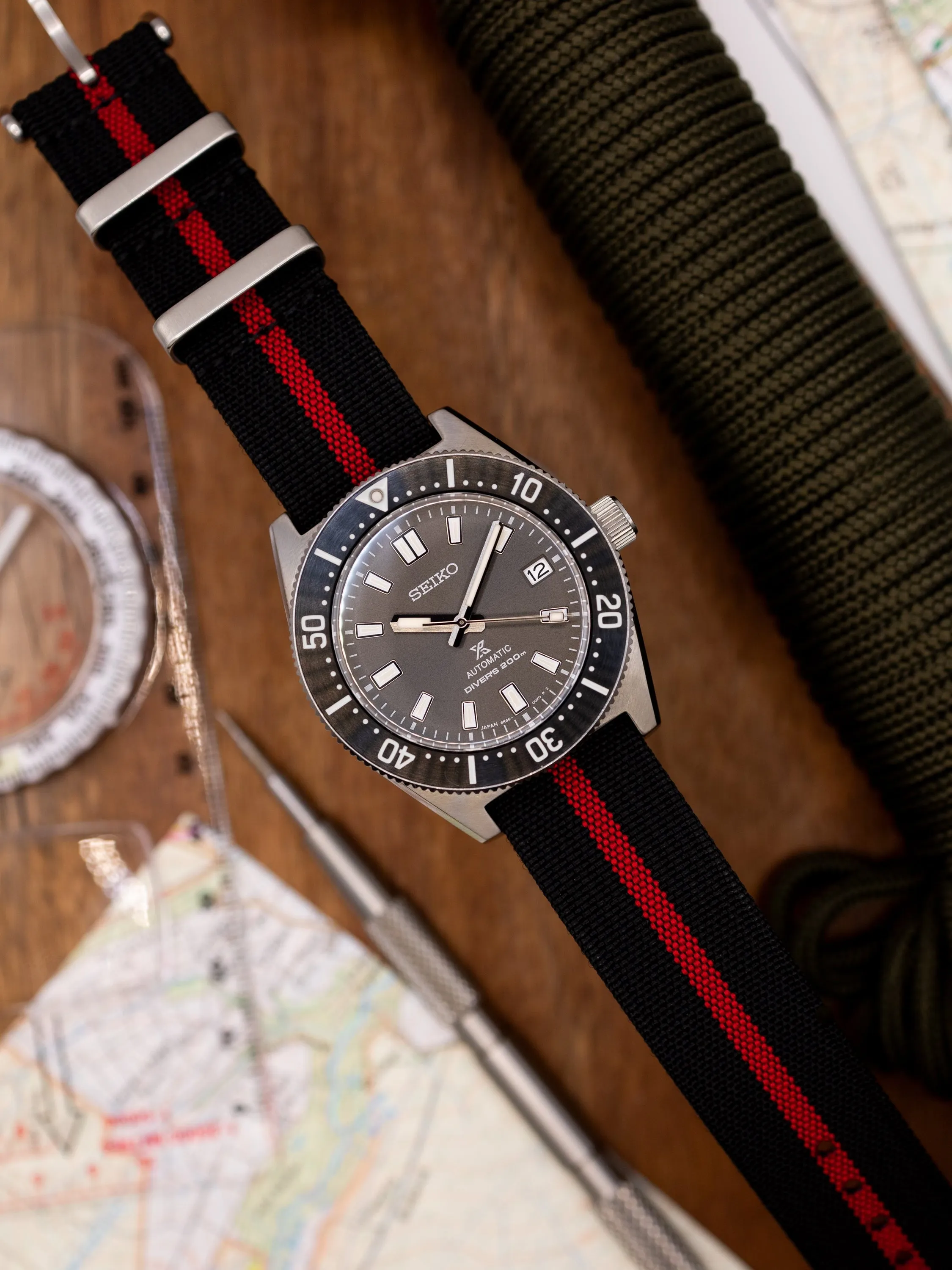 Premium Nylon Braided Ribbed Single Pass Watch Strap - Black Red