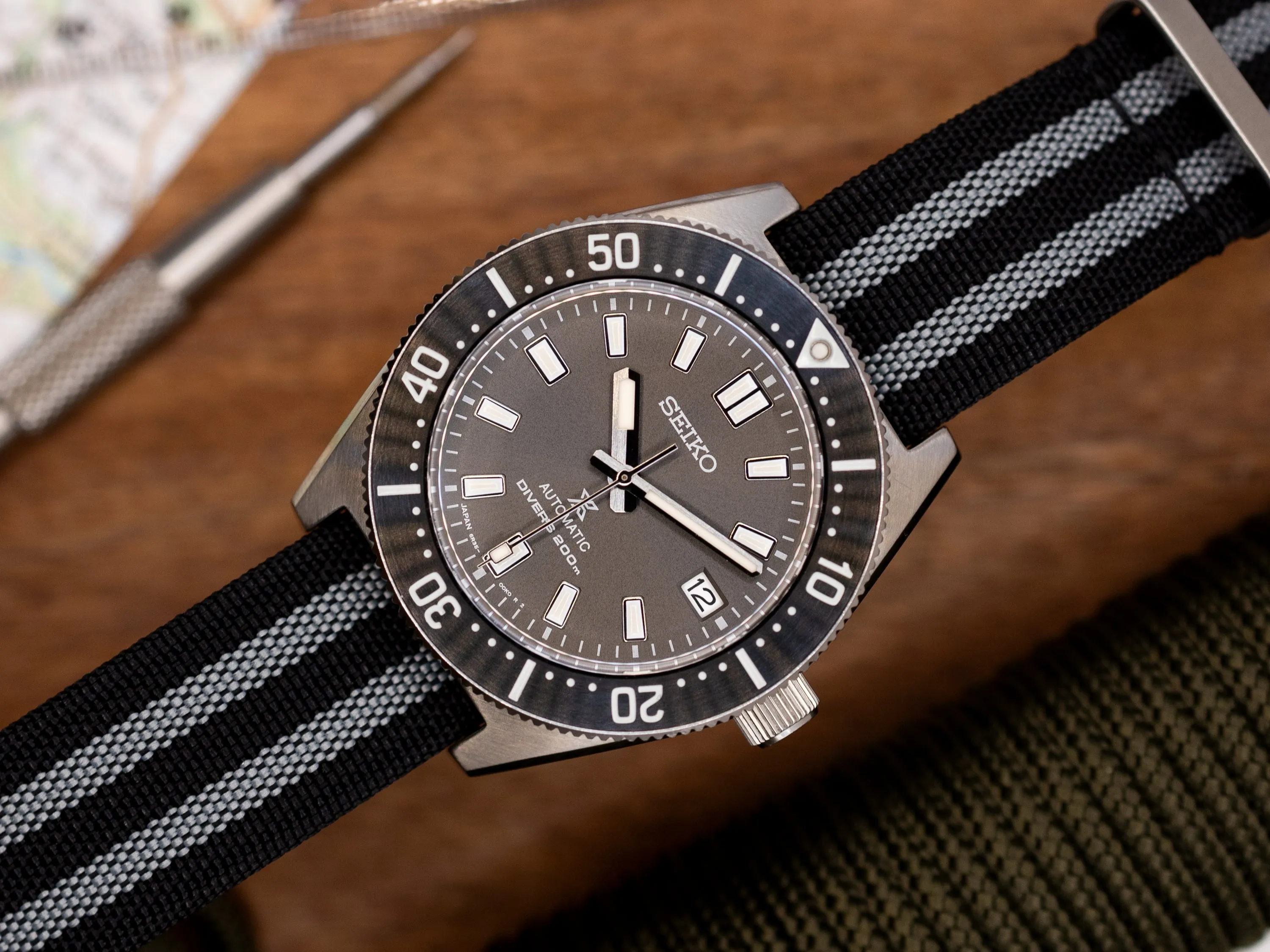 Premium Nylon Braided Ribbed Single Pass Watch Strap - Bond Spectre Black Grey