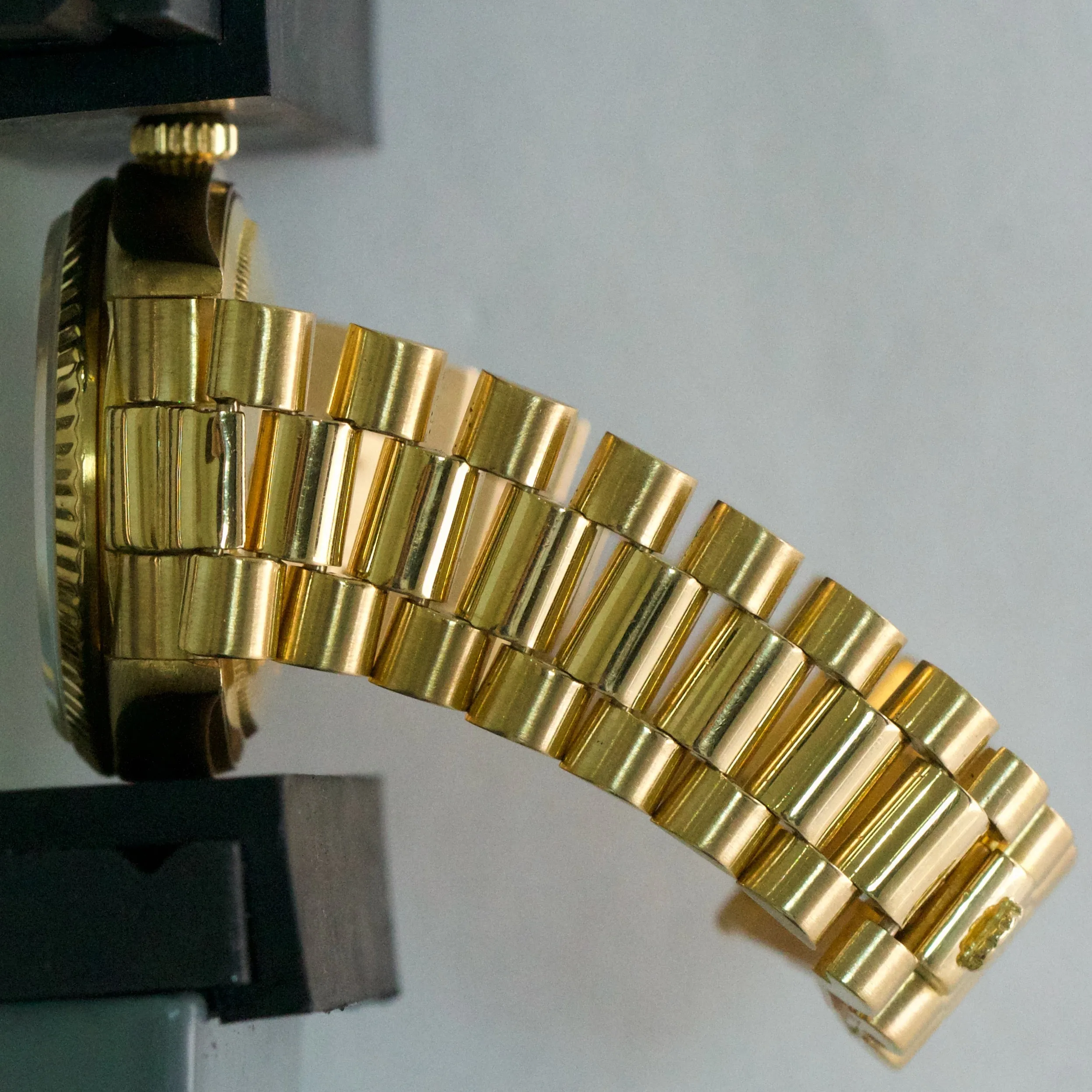 Rolex Day-Date President 36mm CHAMPAGNE 18K Yellow Gold Fluted Watch 18038