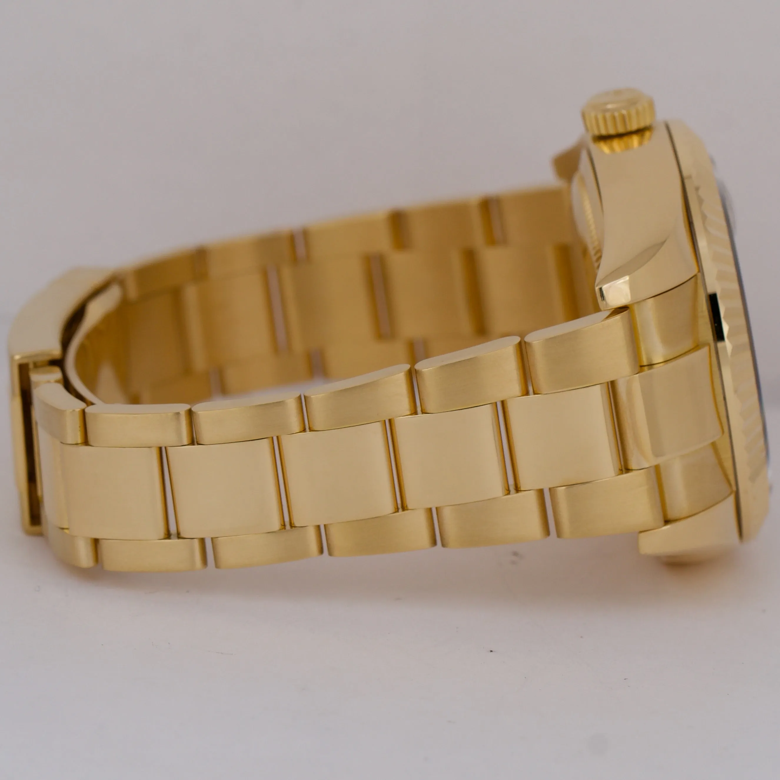 Rolex Sky-Dweller CHAMPAGNE ARABIC 18K Yellow Gold Oyster 42mm Watch 326938 BOX