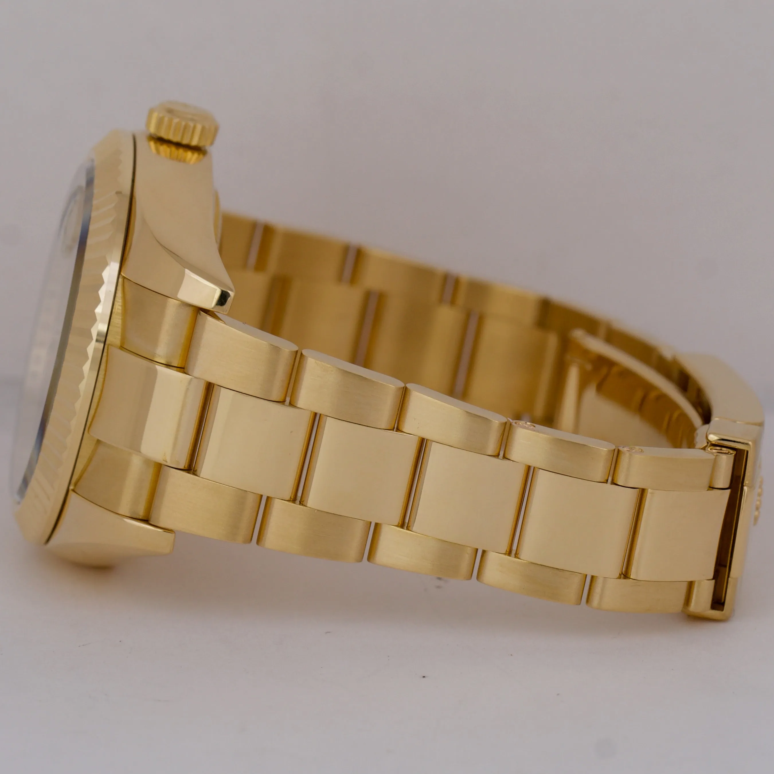 Rolex Sky-Dweller CHAMPAGNE ARABIC 18K Yellow Gold Oyster 42mm Watch 326938 BOX