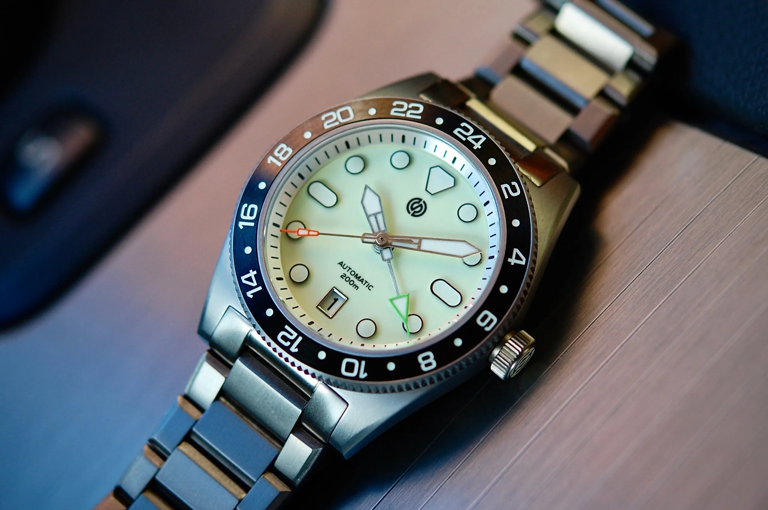 Signum Cuda Titanium GMT - Full Lume Collection